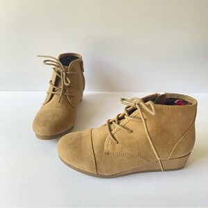 New Mad love Tan Girls Wedge booties Kids Size 2